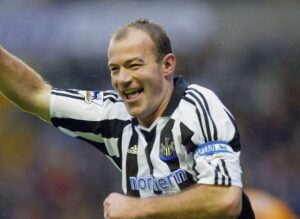 Read more about the article Alan Shearer Ragukan Wacana Solskjaer Kembali Latih Manchester United